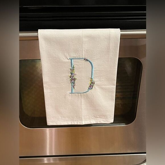 Flour Towel Embroidered DG Collections 100% Cotton 27"x27" “D” Monogram - Picture 3 of 7